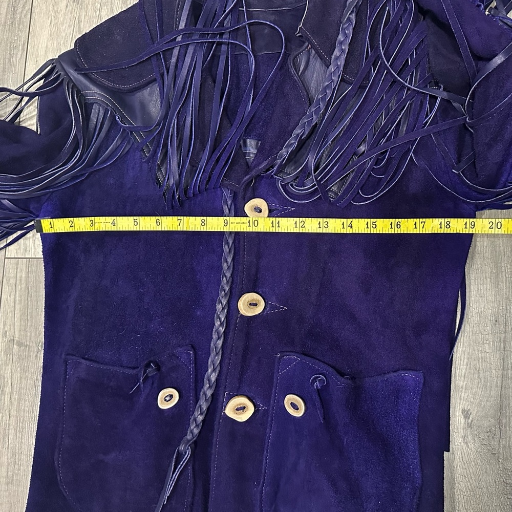 Vintage Suede Leather Western BOHO Fringe Jacket. - Picture 6 of 16